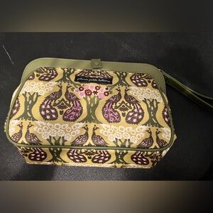 Petunia pickle bottom clutch